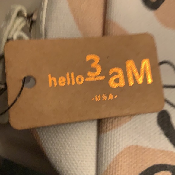 Cosmetic bag NWT - Picture 4 of 4